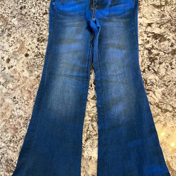 Fashion Nova Size 5  Flare Leg Bell Bottom Jeans Heart Pockets Womens Stretchy - Picture 6 of 8